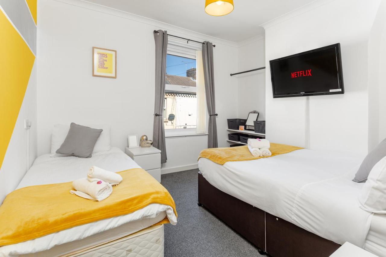 Cosy Anfield Guesthouse - Free Parking Ливърпул Екстериор снимка