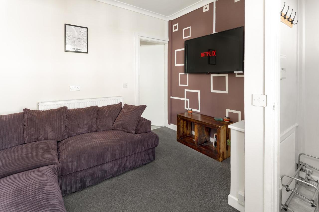 Cosy Anfield Guesthouse - Free Parking Ливърпул Екстериор снимка