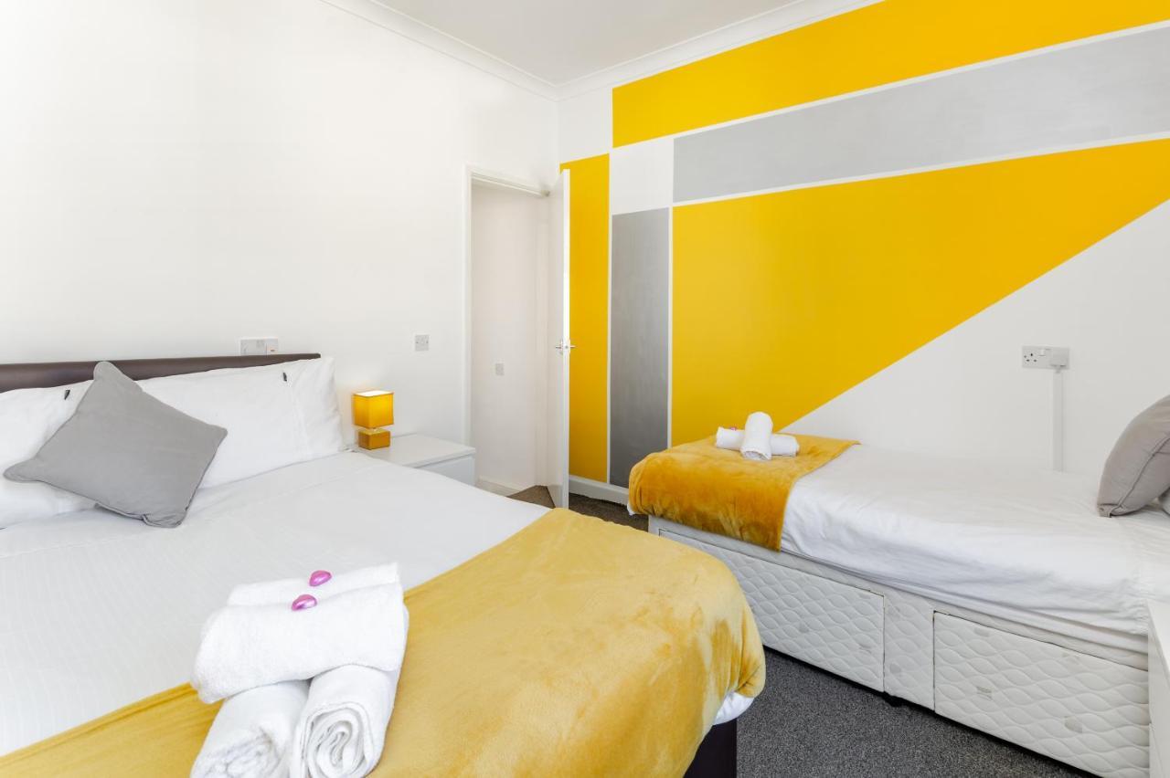 Cosy Anfield Guesthouse - Free Parking Ливърпул Екстериор снимка