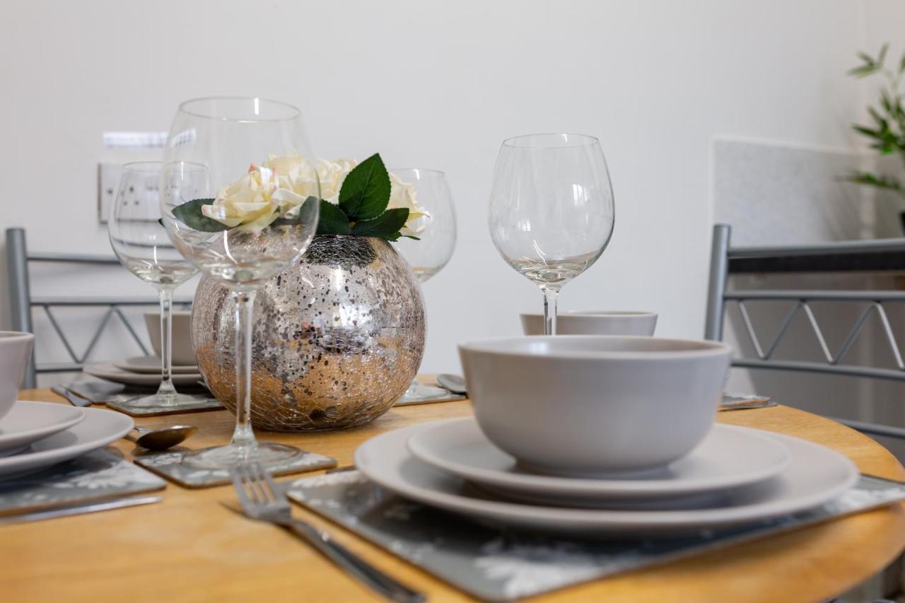 Cosy Anfield Guesthouse - Free Parking Ливърпул Екстериор снимка